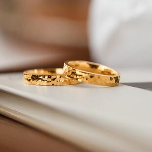 不掉色~小众设计金色水波纹肌理手工捶纹戒指女感高级食指戒配饰