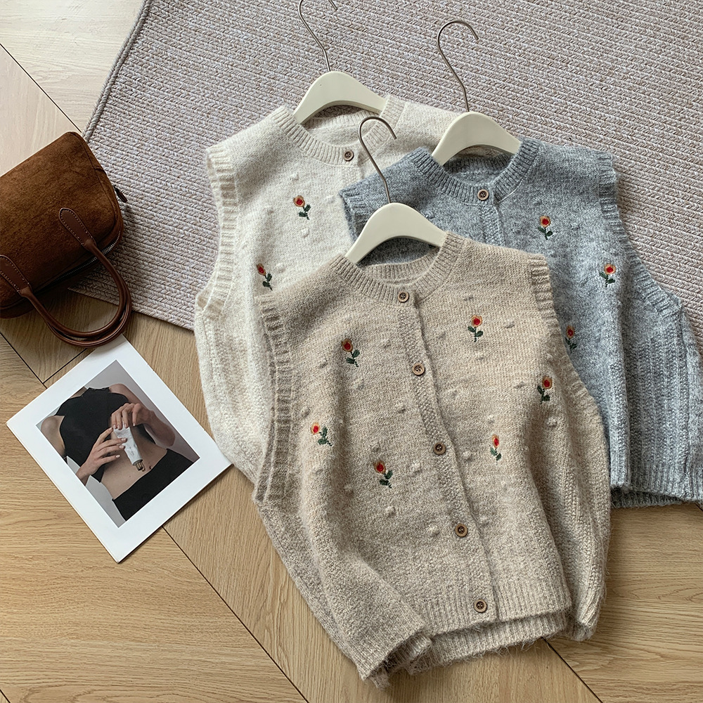 温柔复古小花刺绣圆领绵羊毛针织马甲女秋冬叠穿无袖开衫毛衣背心