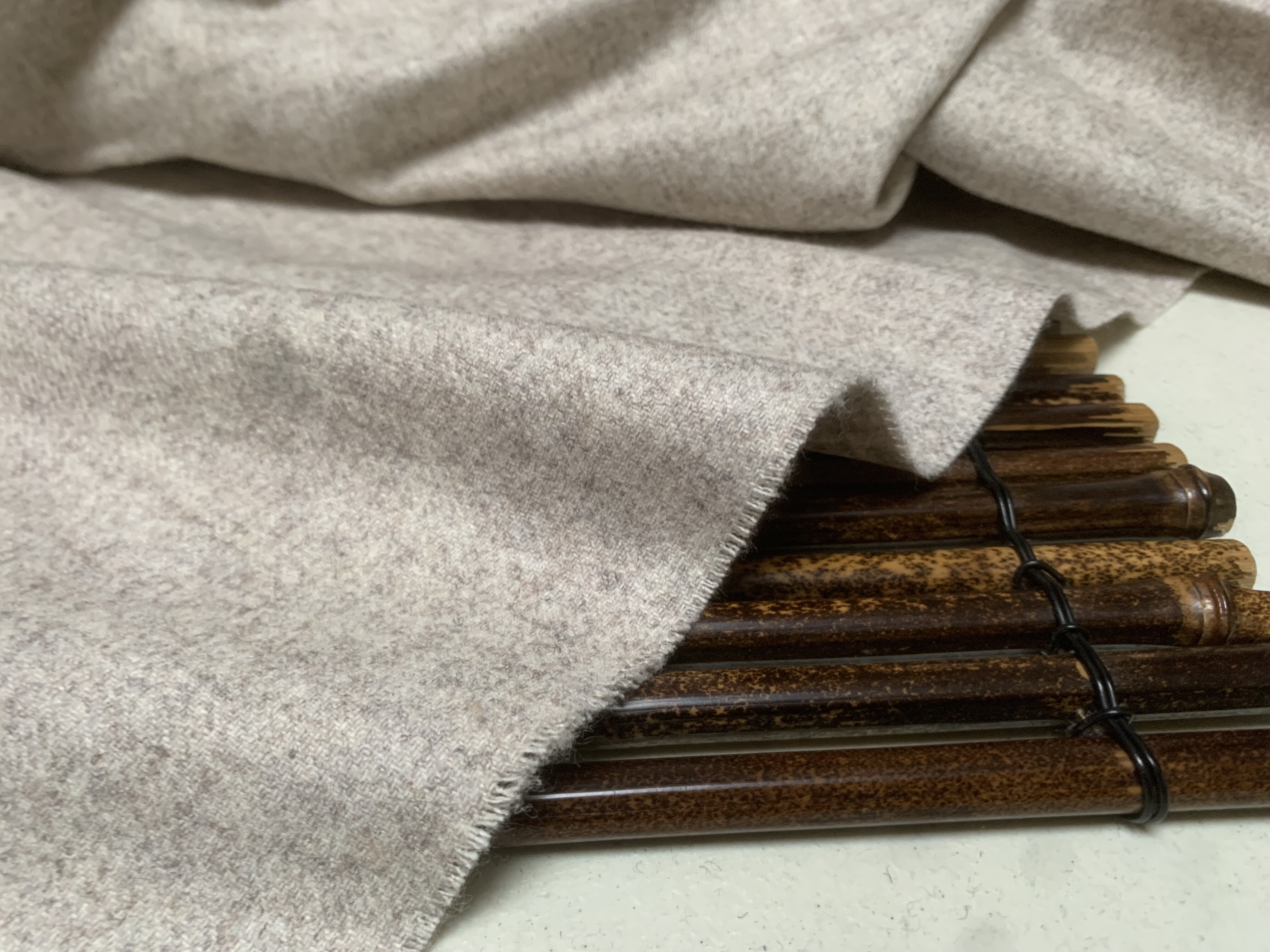 L1024 羊绒设计师布料三米乘1.40