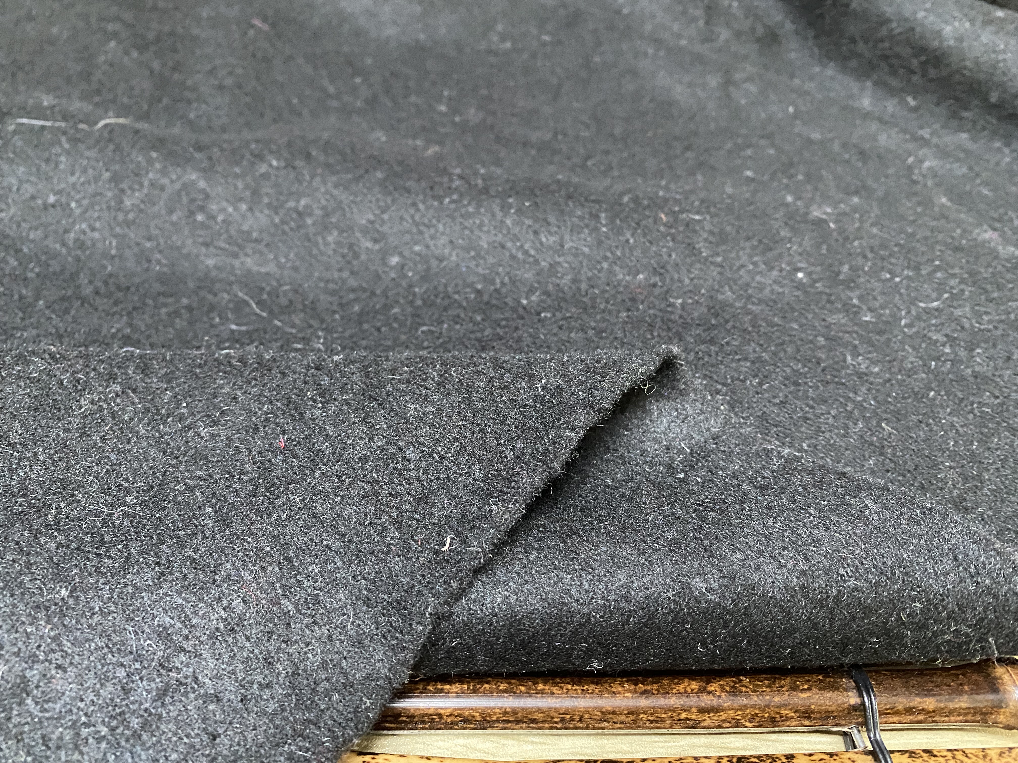 T1126 日本双面羊绒设计师布料0.55米乘1.5米