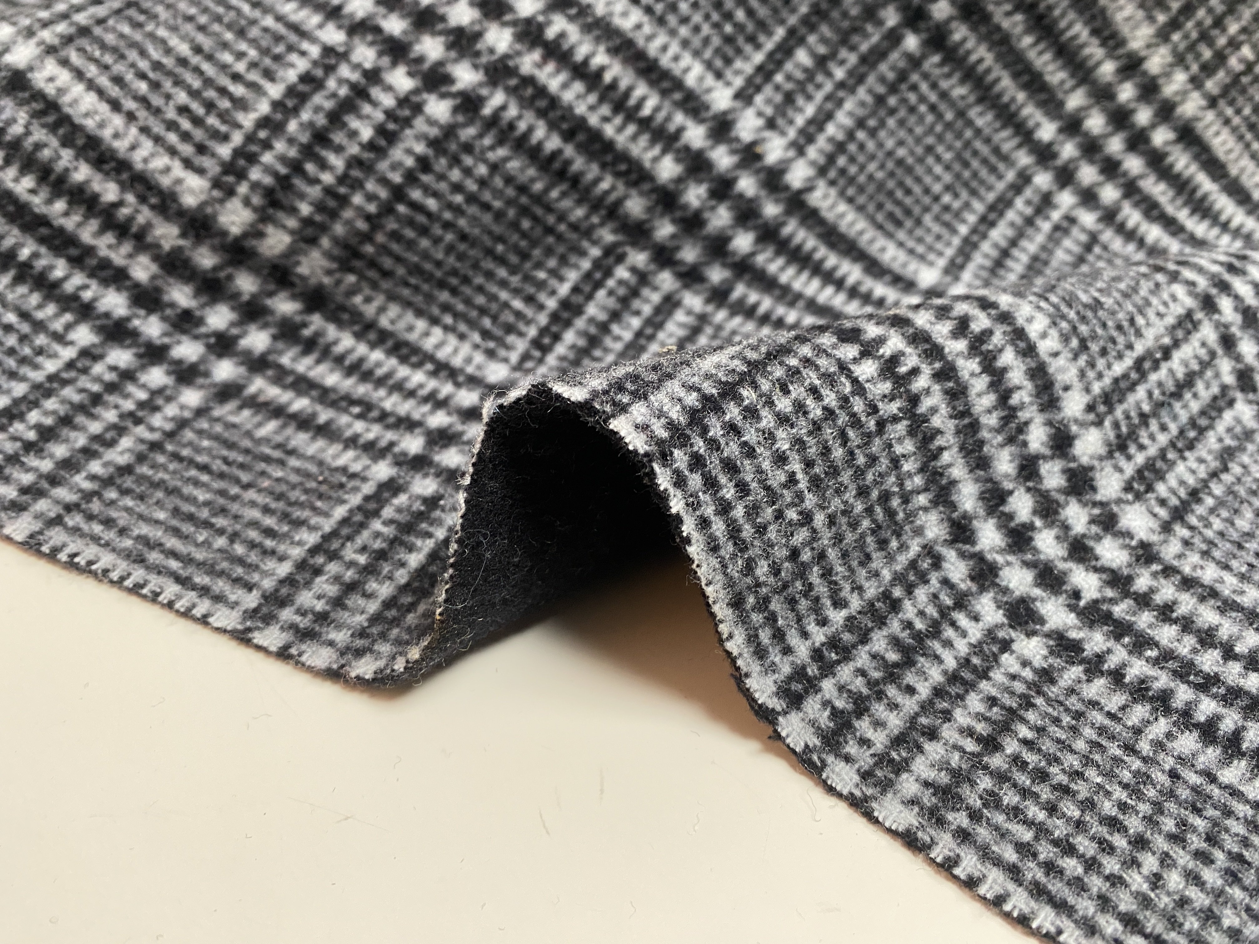 L1222 双面可剥羊绒设计师布料1.50米乘1.50