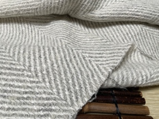 T1229高端羊绒设计师布料2.2米乘1.45米