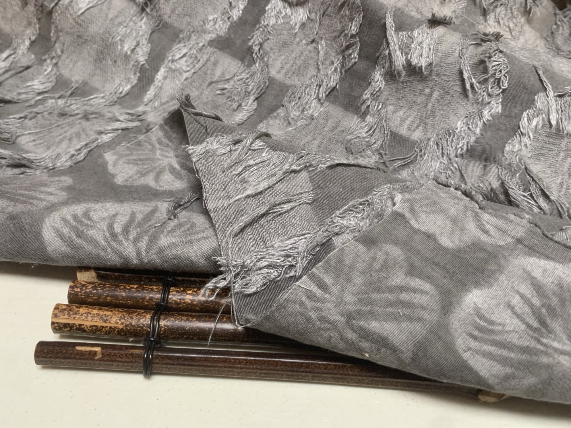 J102626 手工泥染亚麻提花剪花设计师布料三米乘1.40