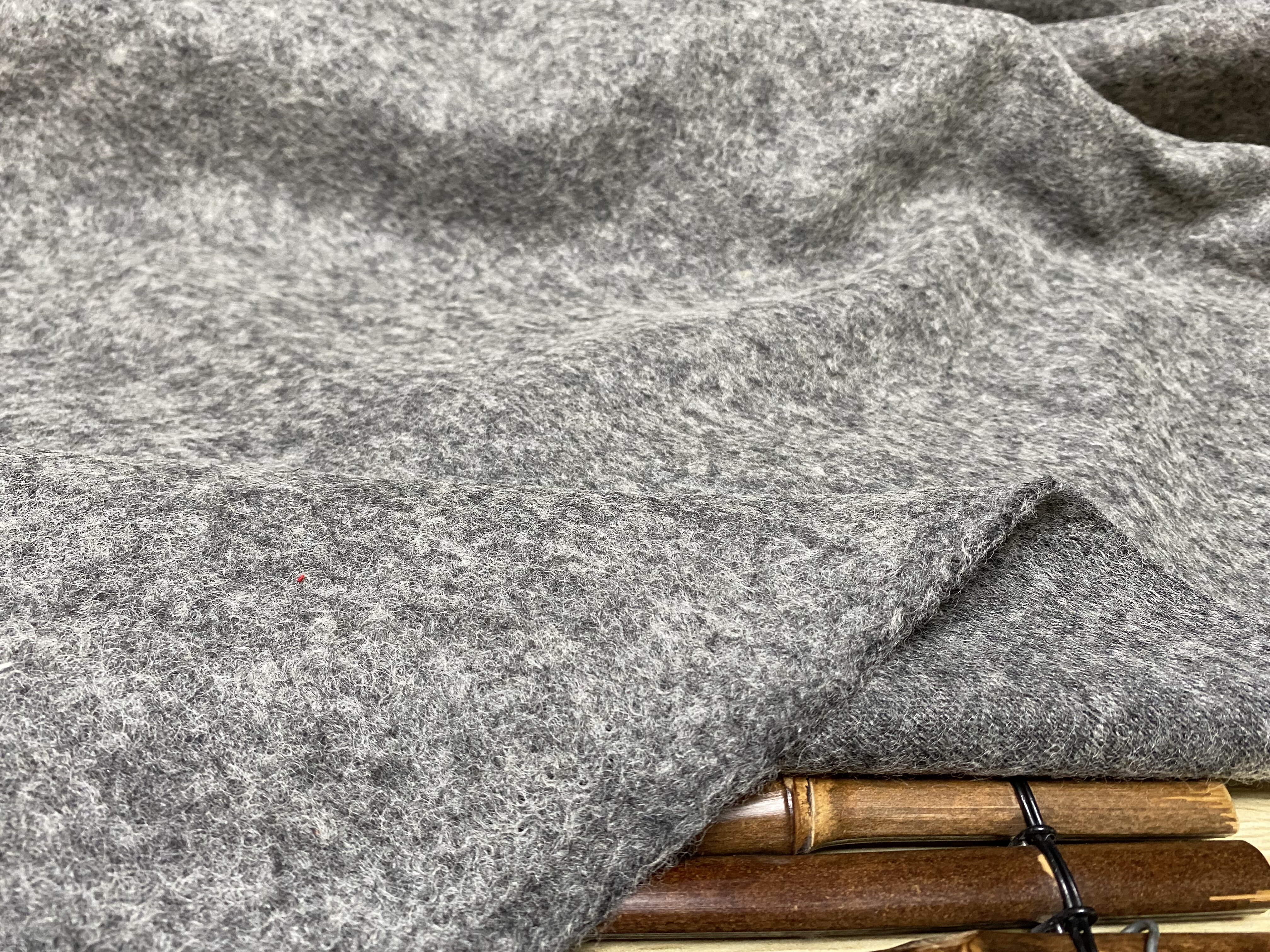 T123 针织羊绒设计师布料1.4米×1.6米