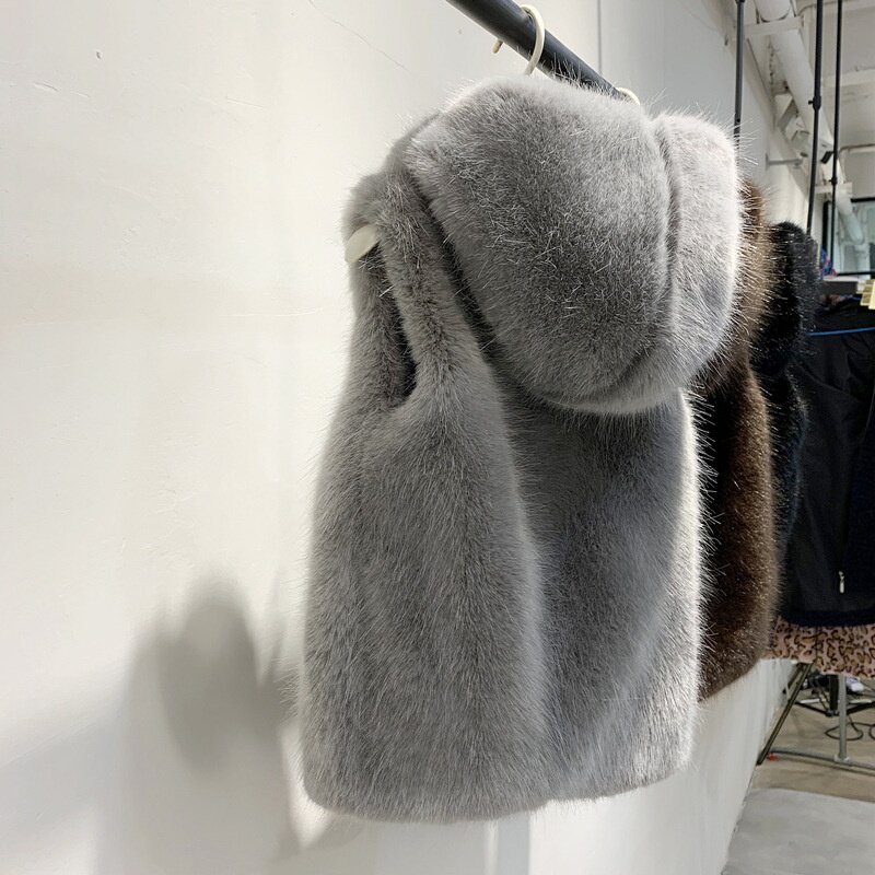 2025秋冬儿童马甲韩版男童女童连帽洋气仿皮草马甲宝宝外穿棉背心