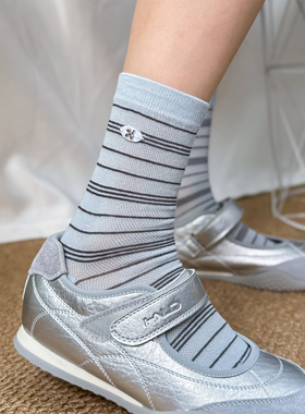 Miu系灰色条纹好看贝壳饰品袜子女中筒袜ins潮百搭学院风搭配单鞋