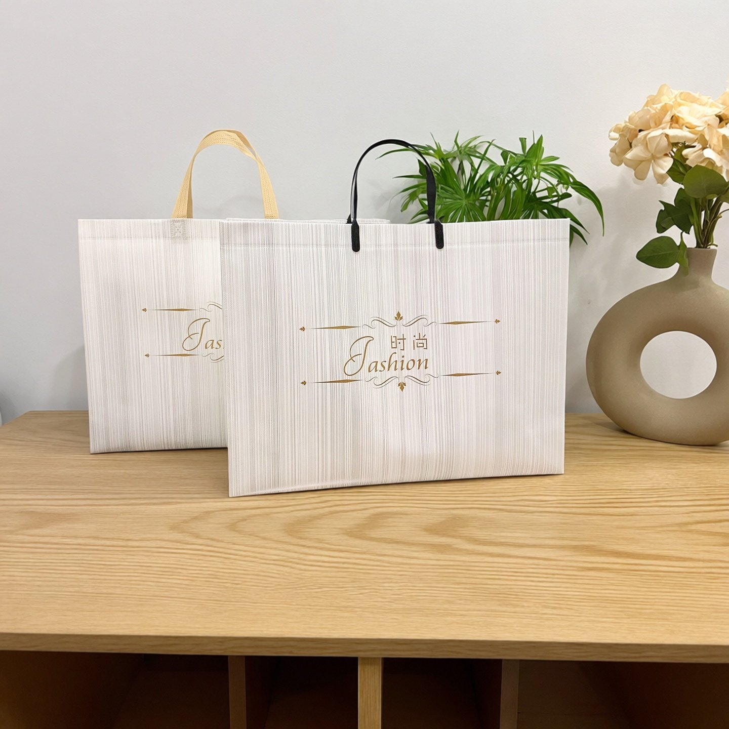 新款纯色无纺布礼品袋免税店叉耳手提袋覆膜服装袋加厚购物袋定制,包装,无纺布包装袋,淘宝优惠券,粉丝福利购,淘宝优惠卷