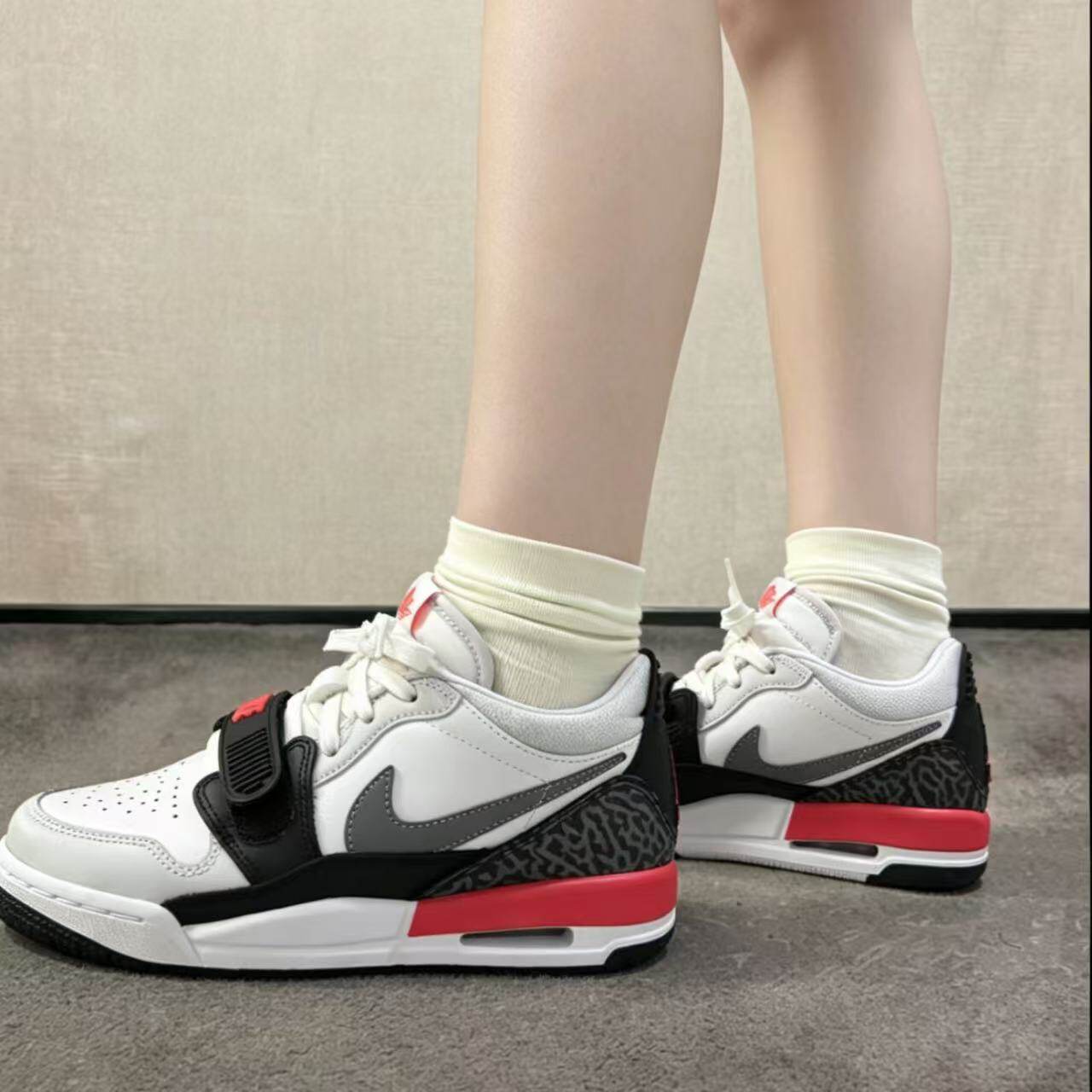 耐克AJ312魔术贴气垫缓震板鞋