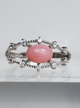 天然粉欧泊S925纯银镶嵌戒指