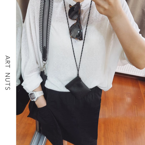 悦迷Art Nuts 简约的线条 薄款亲肤圆领显瘦宽松长袖上衣