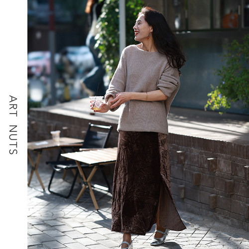 悦迷ArtNuts 蜜糖玫瑰自有岁月打赏鎏金丝绒直筒鱼尾开叉半身裙