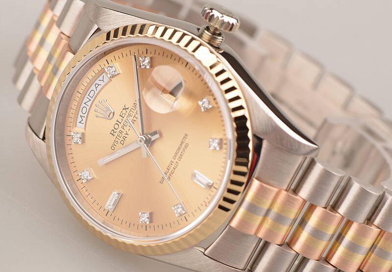 已售出【97新】劳力士彩虹DD总统型星期日历三色金镶钻男表18239