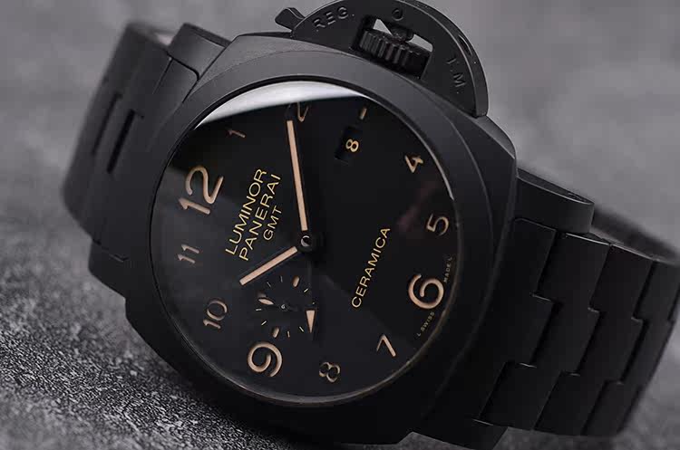 已售出【98新】沛纳海黑陶瓷GMT两地时日历3天动储自动男表pam00438在保