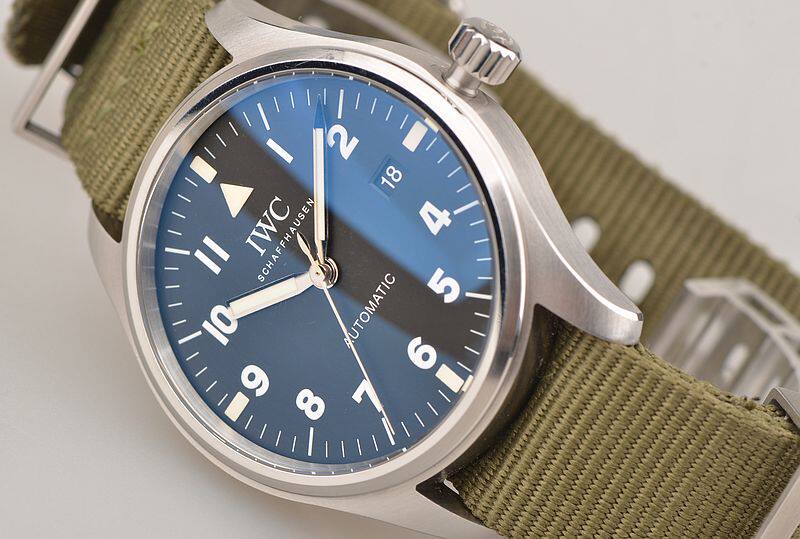 已售出 万国飞行员复刻限量版大三针日历IW327007