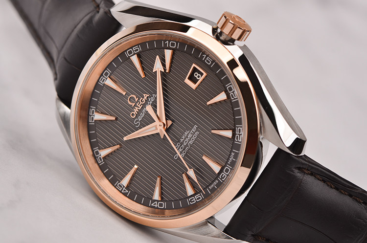已售出【未使用品】欧米茄海马玫瑰金及钢自动男表231.23.42.21.06.001