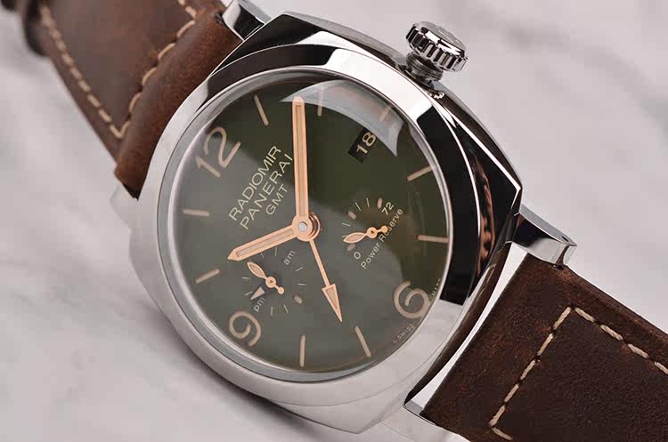 已售出【未使用品】沛纳海绿面GMT小三针动显日历男表PAM00999盒证齐