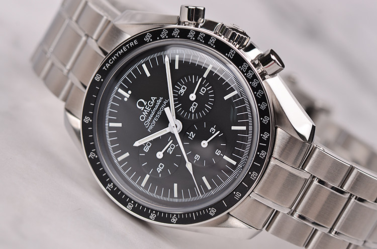 已售出【未使用品】欧米茄超霸登月计时手上链男表311.30.42.30.01.005