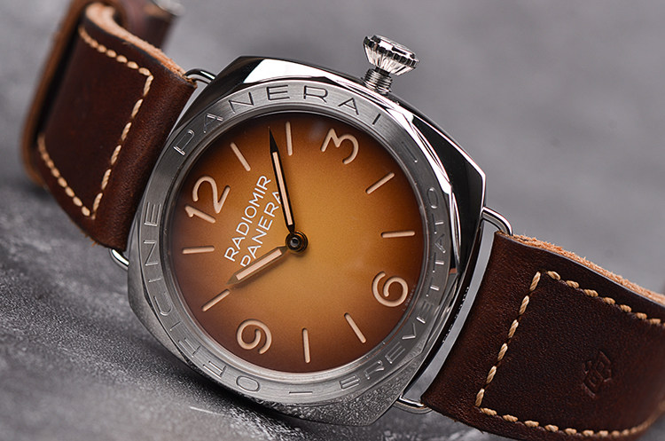 已售出【98新】沛纳海特别限量三明治棕色渐变面3日链男表pam00687