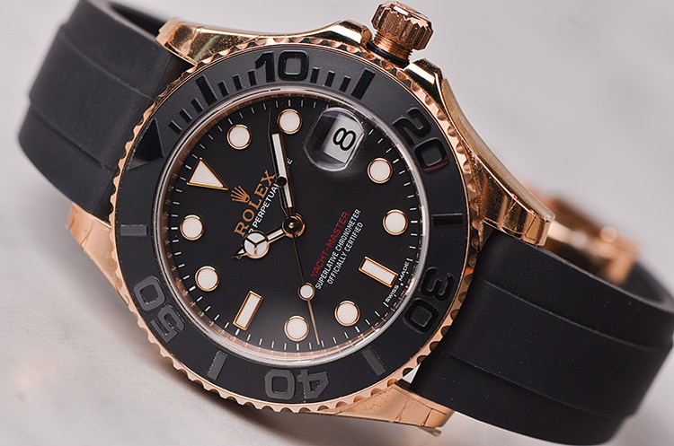 已售出【99新】劳力士游艇名仕型玫瑰金陶瓷圈大三针日历自动腕表268655