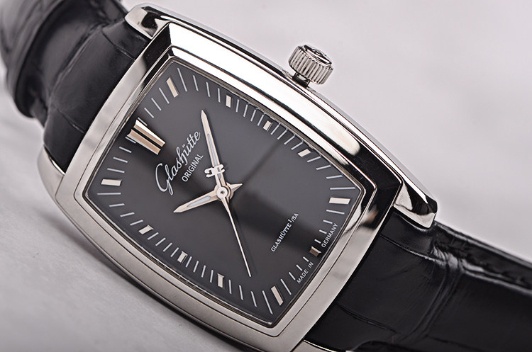 已售出【97新】格拉苏蒂参议员黑盘大三针自动机械腕表39-52-54-52-04