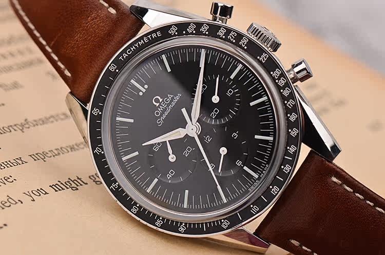 已售出【97新】欧米茄超霸登月黑面计时手上链男表311.32.40.30.01.001