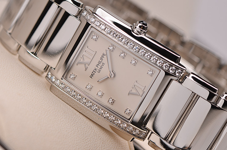 已售出【98新】百达翡丽Twenty-4白盘精钢镶钻石英钢带女表4910/10A-011