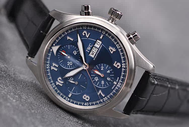 已售出【98新】万国飞行员劳伦斯限量蓝面计时双历自动男表IW371712