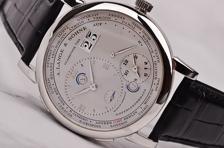 已售出【97新】朗格1铂金PT950银灰面世界时间手上链皮带男表116.025