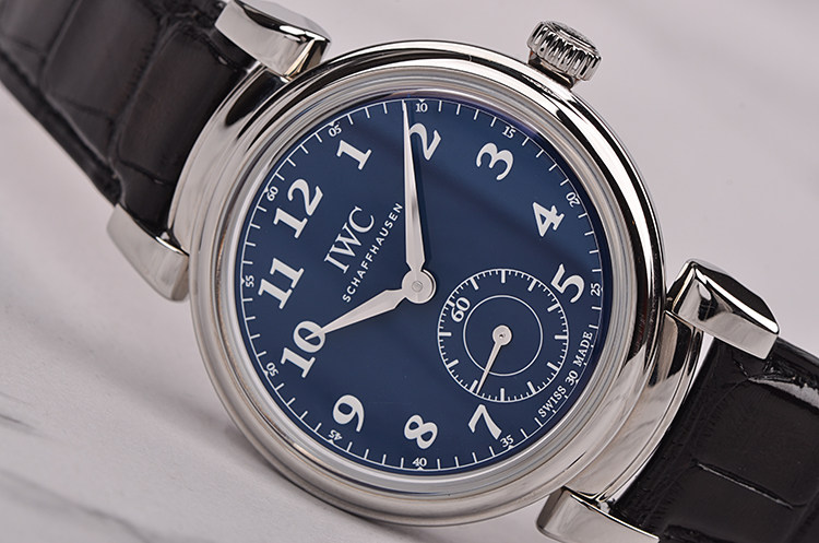 已售出【98新】万国达文西150周年限量版蓝面小三针自动男表IW358102