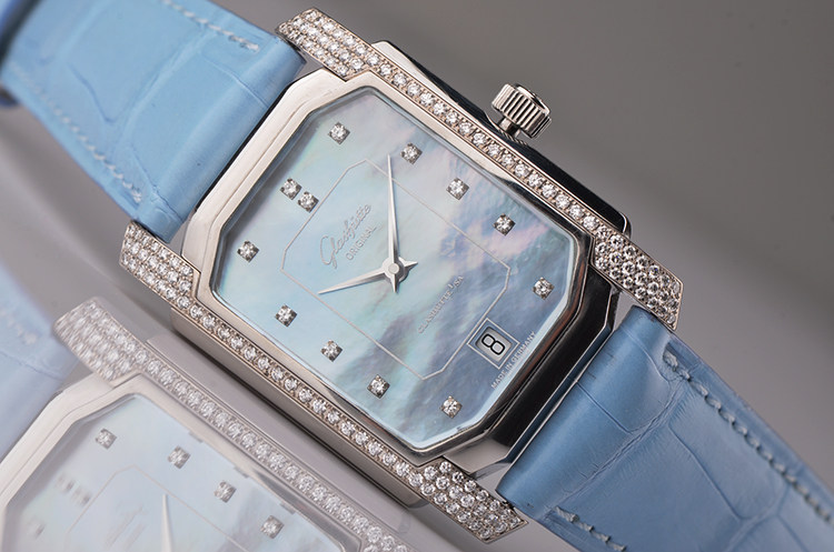 已售出【97新】格拉苏蒂Karree精钢镶钻蓝色贝母盘女表39-20-07-65-04