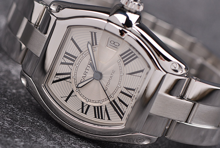 已售出【98新】卡地亚跑车系列大三针日历自动机械钢带男表W62025V3