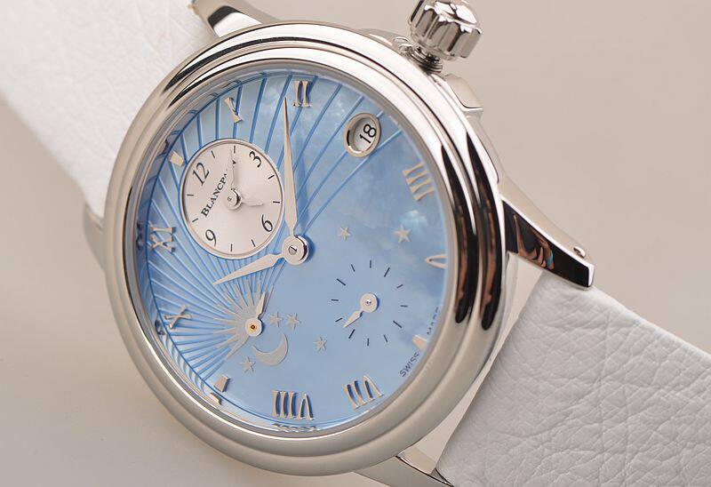 已售出【未使用品】宝珀GMT昼夜日历蓝贝母盘折叠扣女表3760-1144L-95A