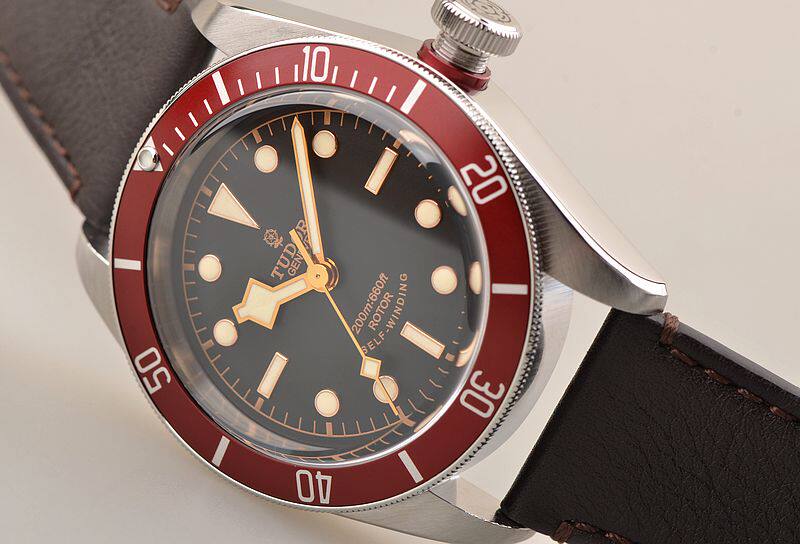 已售出【97新】帝舵HERITAGE BLACK BAY大三针皮带自动机械男表79220R