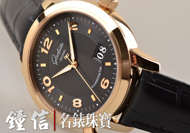 已售出【99新】格拉苏蒂玫瑰金黑盘大三针日历皮带男表100-03-22-11-04