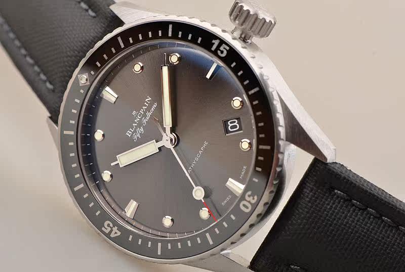 已售出【97新】宝珀五十噚深灰盘大三针日历自动机械男表5000-1110-B52A