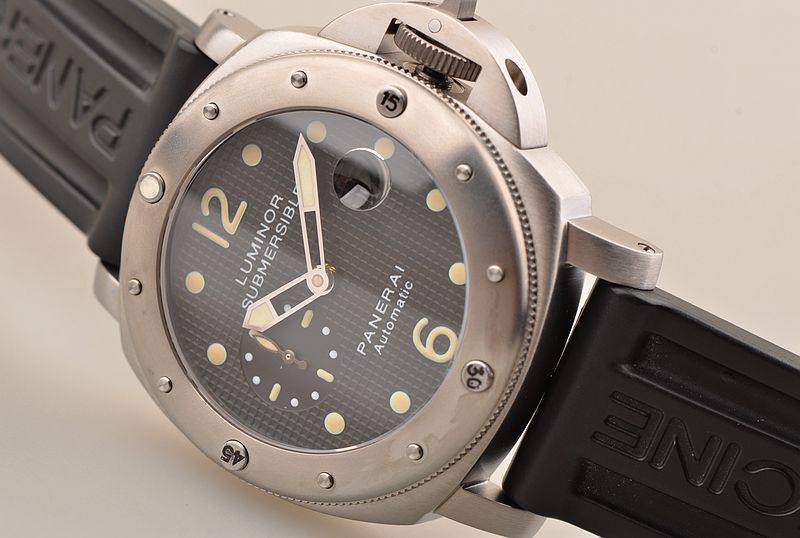 已售出【97新】沛纳海钛合金黑盘小三针日历胶带自动机械男表PAM00025