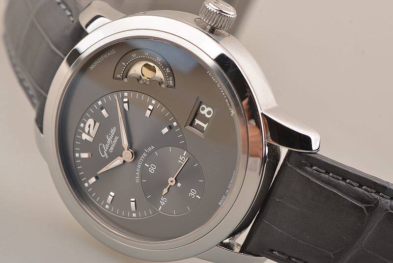 已售出【97新】格拉苏蒂灰盘偏心月相大日历自动机械男表90-02-36-12-05