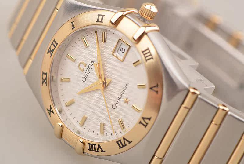 已售出【97新】欧米茄星座金钢白盘大三针日历石英女表1282.30.00盒证齐