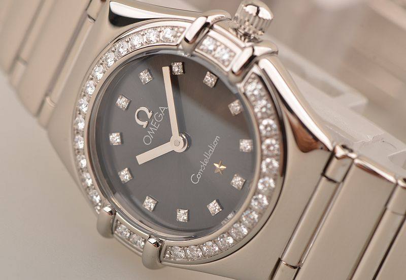 已售出【97新】欧米茄星座奢华全白金镶钻灰盘钻刻石英女表1165.36.00