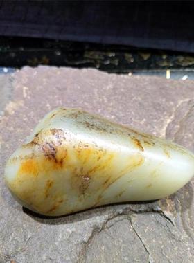 137.8克新疆和田玉籽料老坑麻点皮高脂粉青白玉原石玩料