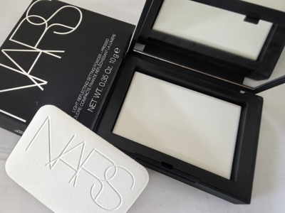 NARS娜斯光透感蜜粉饼大白饼10g持久定妆控油哑光遮瑕女