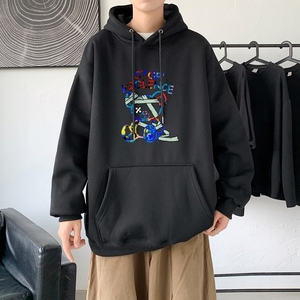 L2613P48延续 潮流元素潮趣文字字母印花常规款连帽卫衣男图片