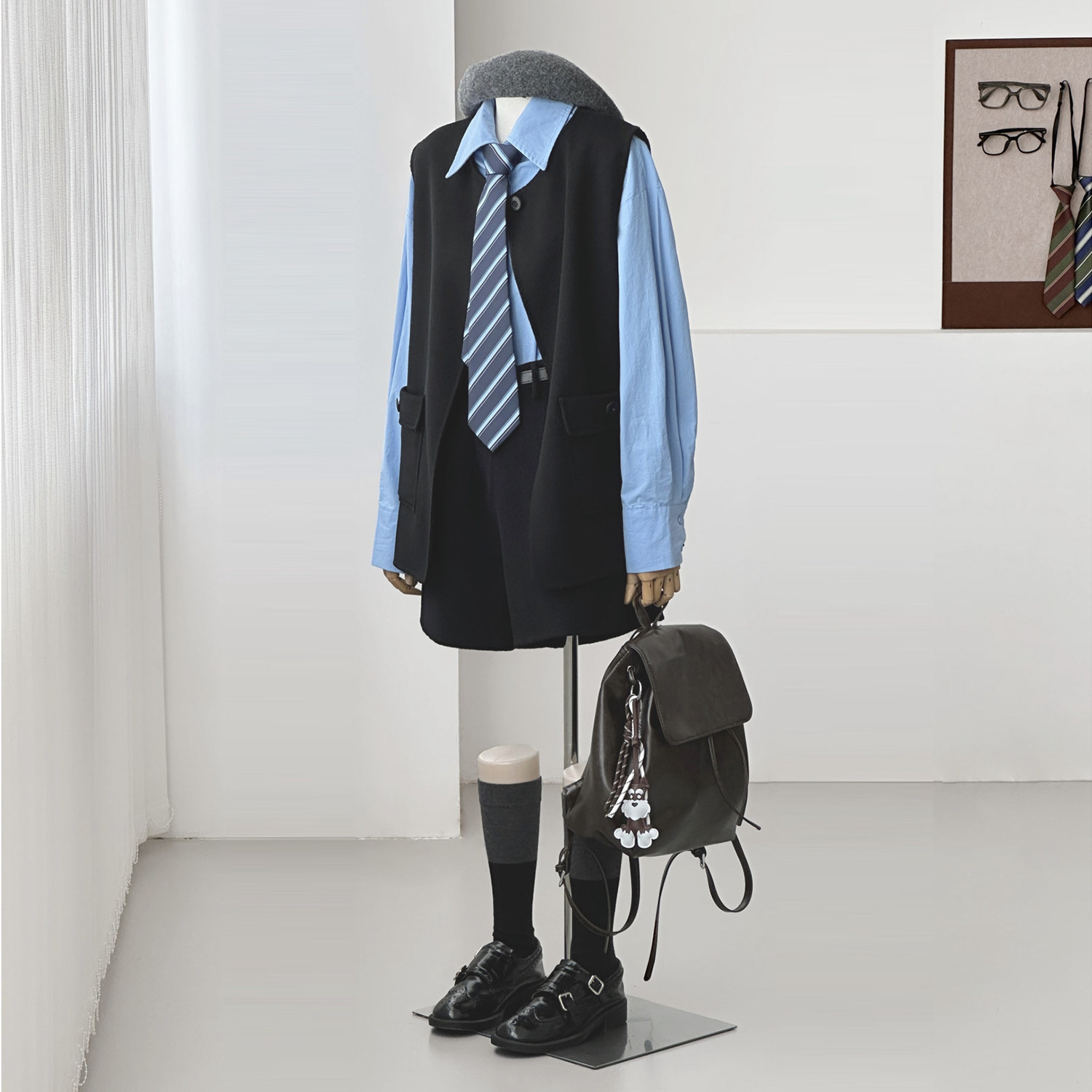 秋冬新显瘦洋气小个子休闲法式学院风黑色无袖坎肩马甲背心HL127
