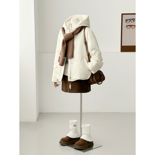 冬新奶白复古连帽短款羽绒服女百搭通勤保暖宽松外套YRF001