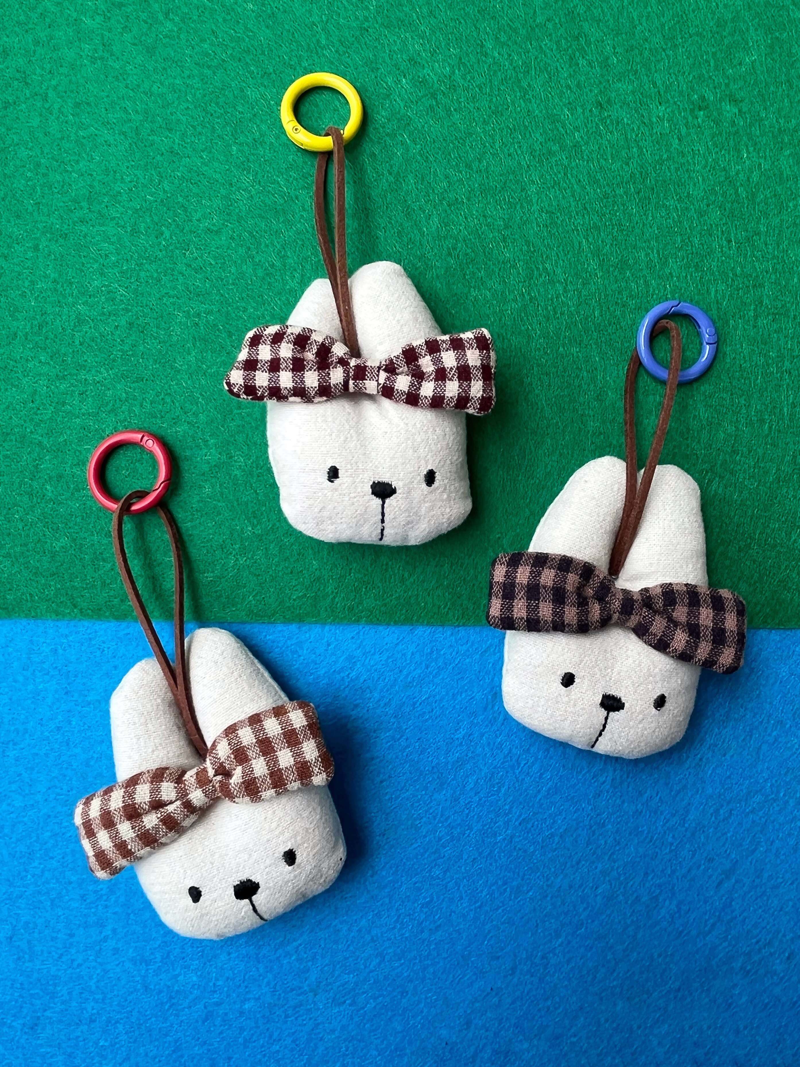 ins原创手工可爱兔子充棉卡通挂件包包配饰胸针服装胸章钥匙扣