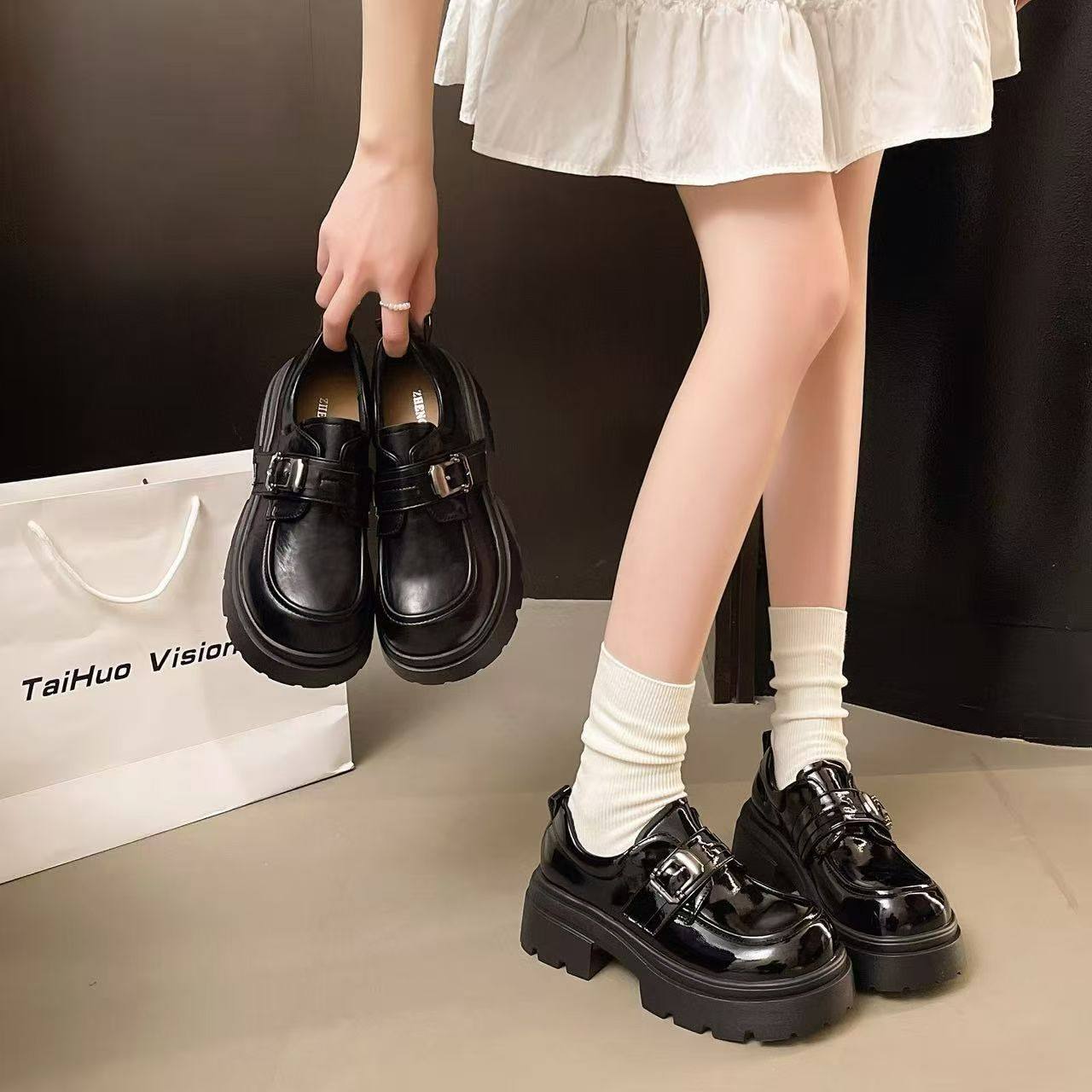 亮面搭扣厚底乐福鞋女2026春季新款增高英伦风小皮鞋粗跟通勒单鞋,女鞋,深口单鞋,淘宝优惠券,粉丝福利购,淘宝优惠卷
