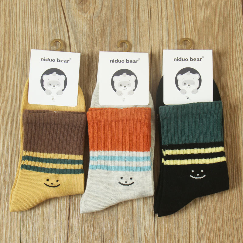 尼多熊秋冬新款卡通风拼色学生袜