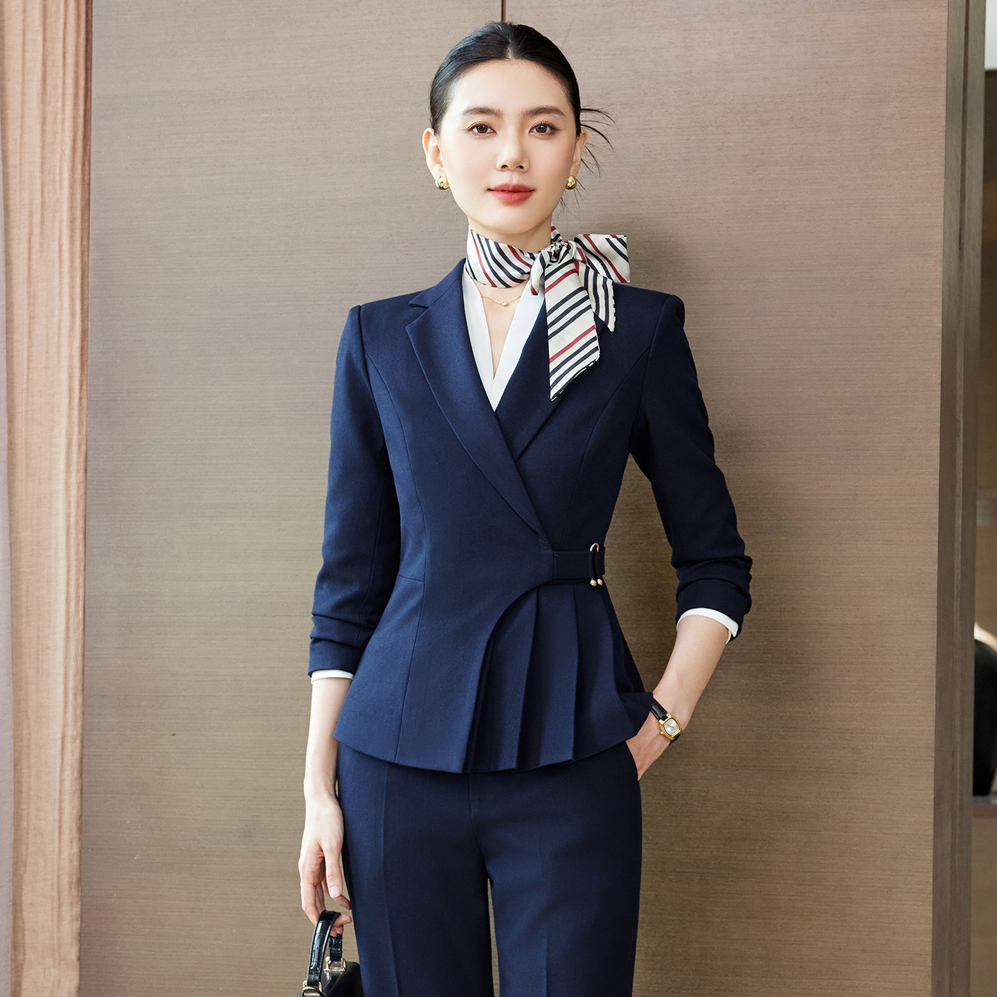 深蓝色西装套装女正装外套工作服图片