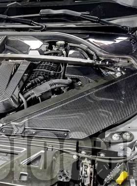 宝马G80 M3 G82 M4 oiomotors碳纤维进气风箱隔热防护板 装饰盖板