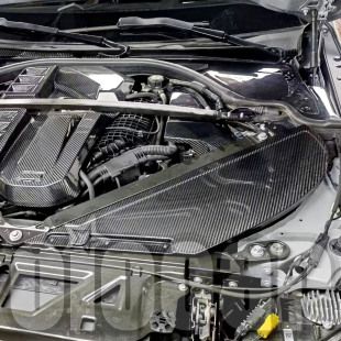 装 G82 oiomotors碳纤维进气风箱隔热防护板 饰盖板 宝马G80